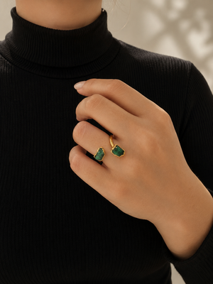 ANILLO CURVO DOS ESMERALDAS